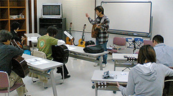 ぽろろんギター教室、体験教室風景